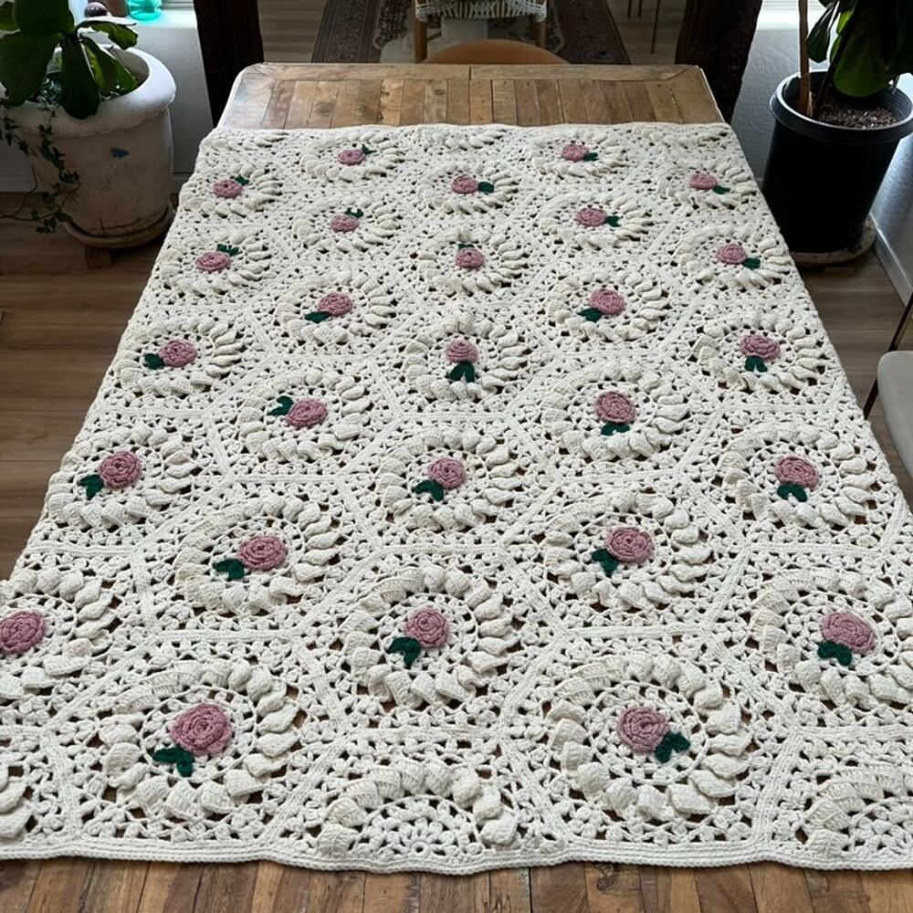Vintage Crochet Coverlet Blanket Pink Roses Hexagon Pattern 59”x 60”